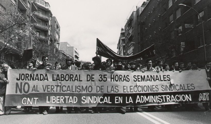 1de mayo de 1981. Fuente El Salto. https://www.elsaltodiario.com/fotografia/el-album-de-fotos-de-cnt-en-la-transicion